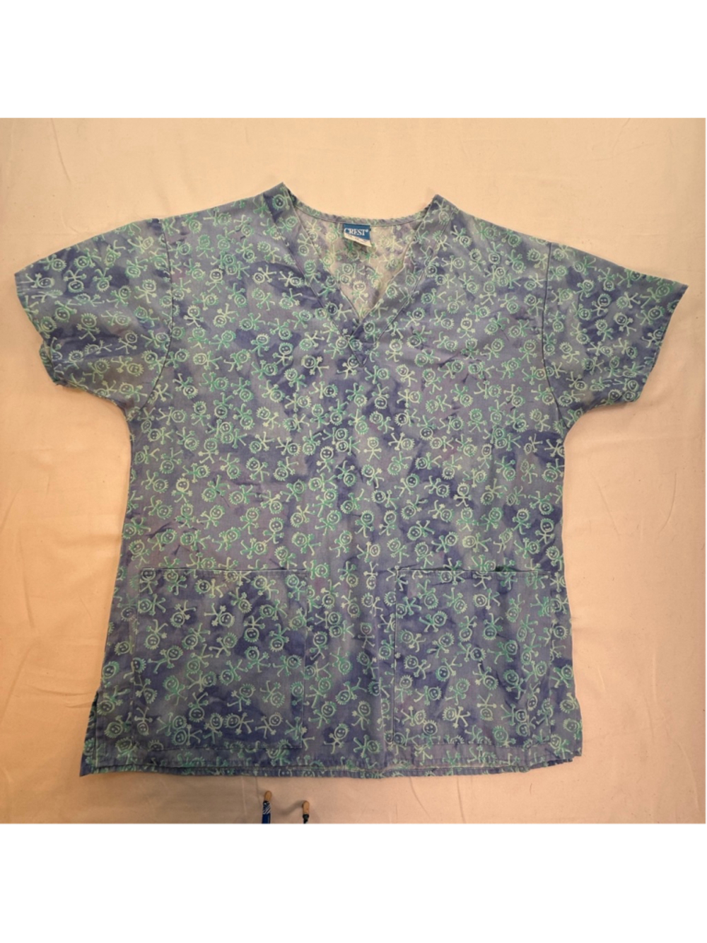 Crest Scrub Top Blue Green Stick Figure Print V-Neck Medical Uniform Size Small